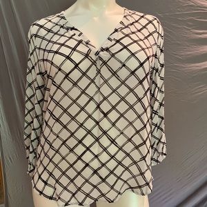 Lucky Brand Vneck Blouse; Super Soft; 3/4 sleeve